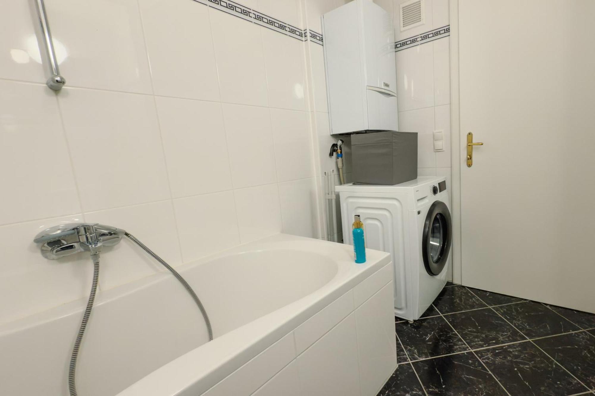 110Qm, 4 Bedrooms, Near Schoenbrunn - Axara Housing Osw 33 Виена Екстериор снимка